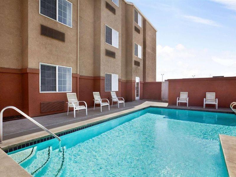 Microtel Inn & Suites Lodi Exterior photo