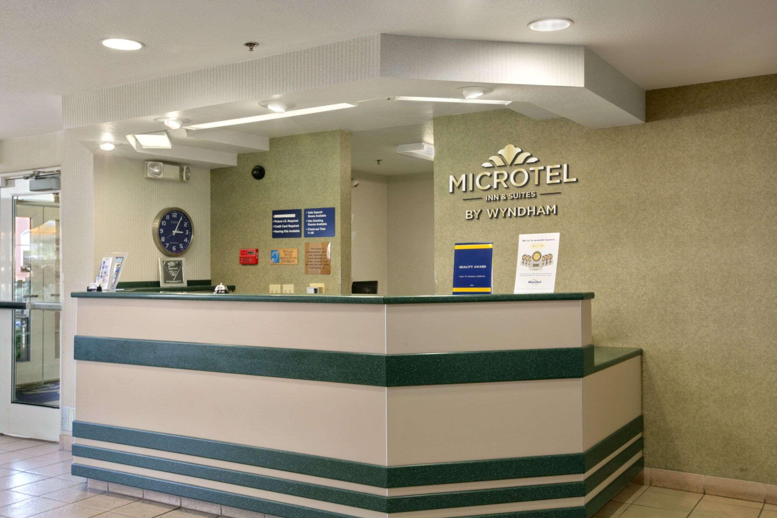 Microtel Inn & Suites Lodi Exterior photo
