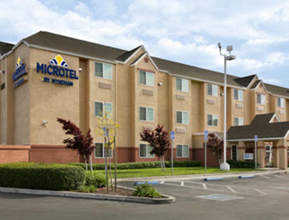 Microtel Inn & Suites Lodi Exterior photo