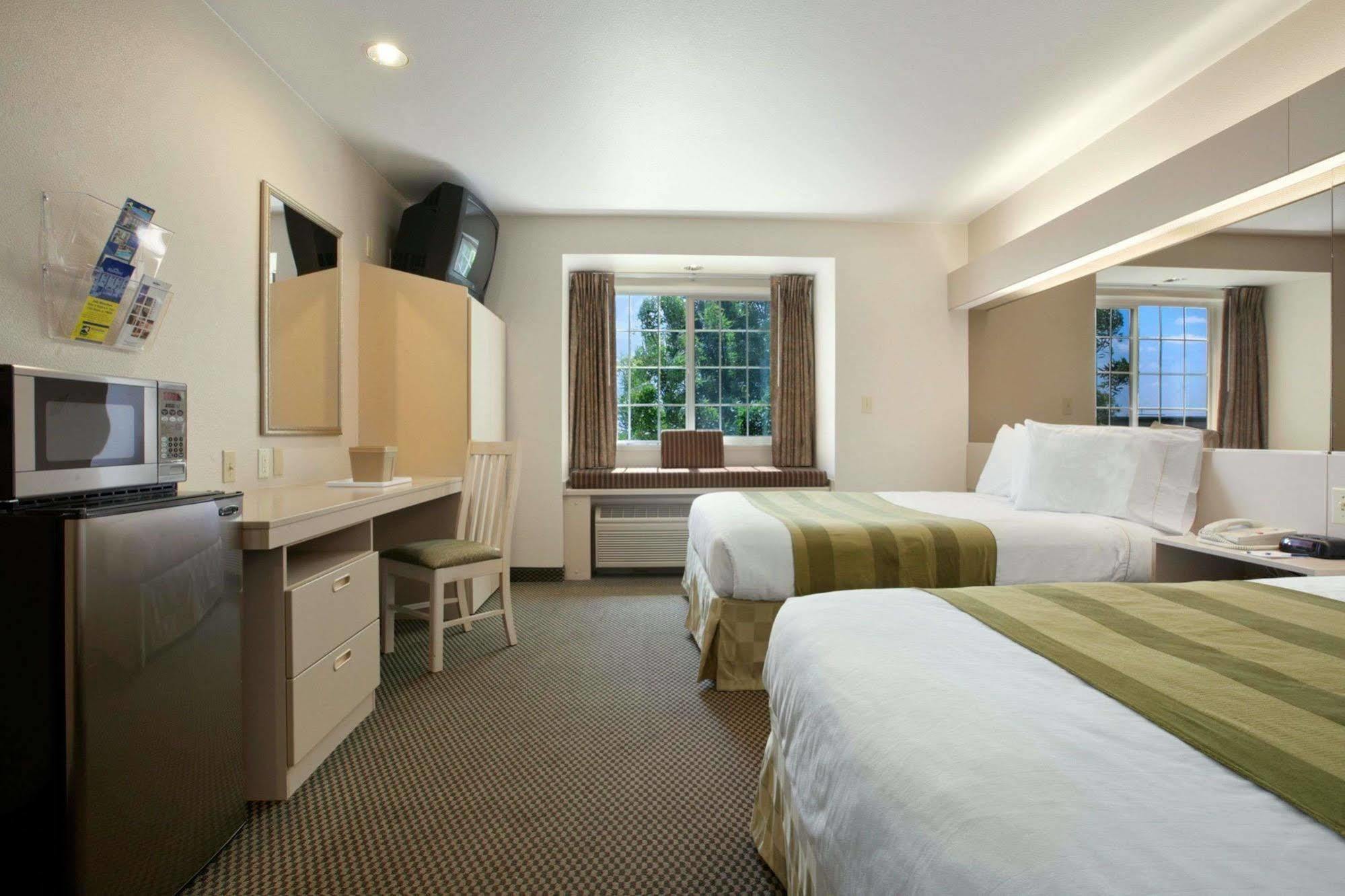 Microtel Inn & Suites Lodi Exterior photo